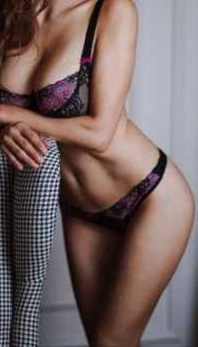 Julia masaż Nuru
