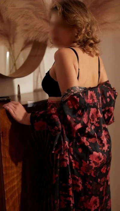 Julia Charming
